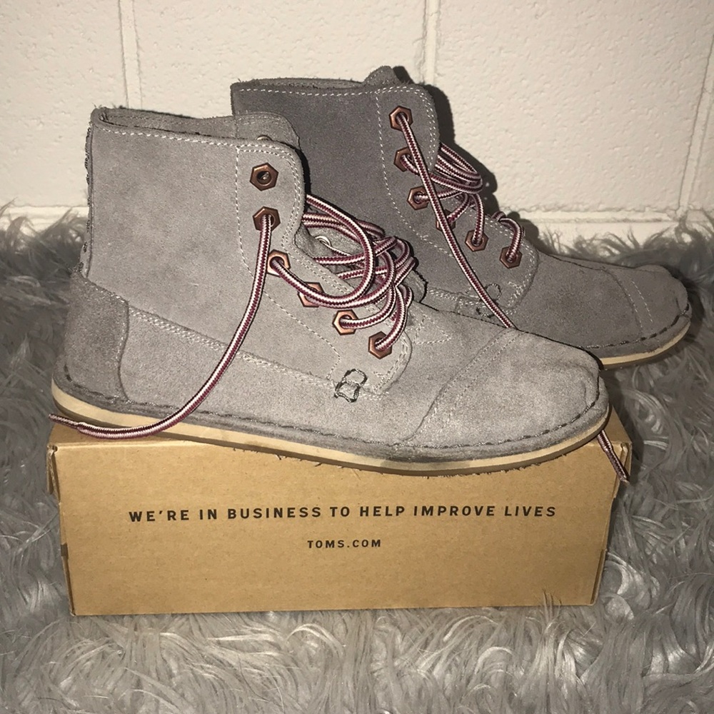 TOMS lace up booties!